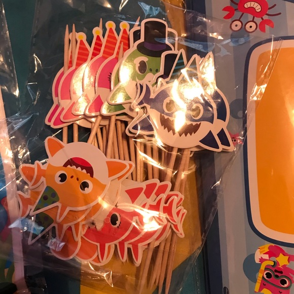 Baby Shark Party lot - Picture 10 of 11